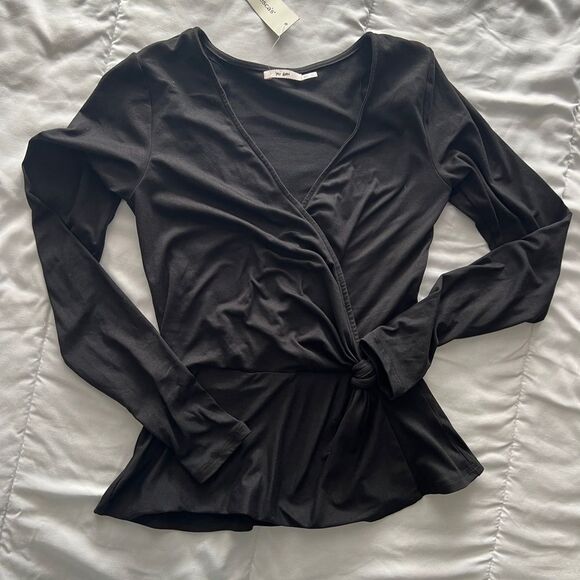 NWT Francesca’s black long sleeve wrap v neck top Size XXS - Picture 1 of 10